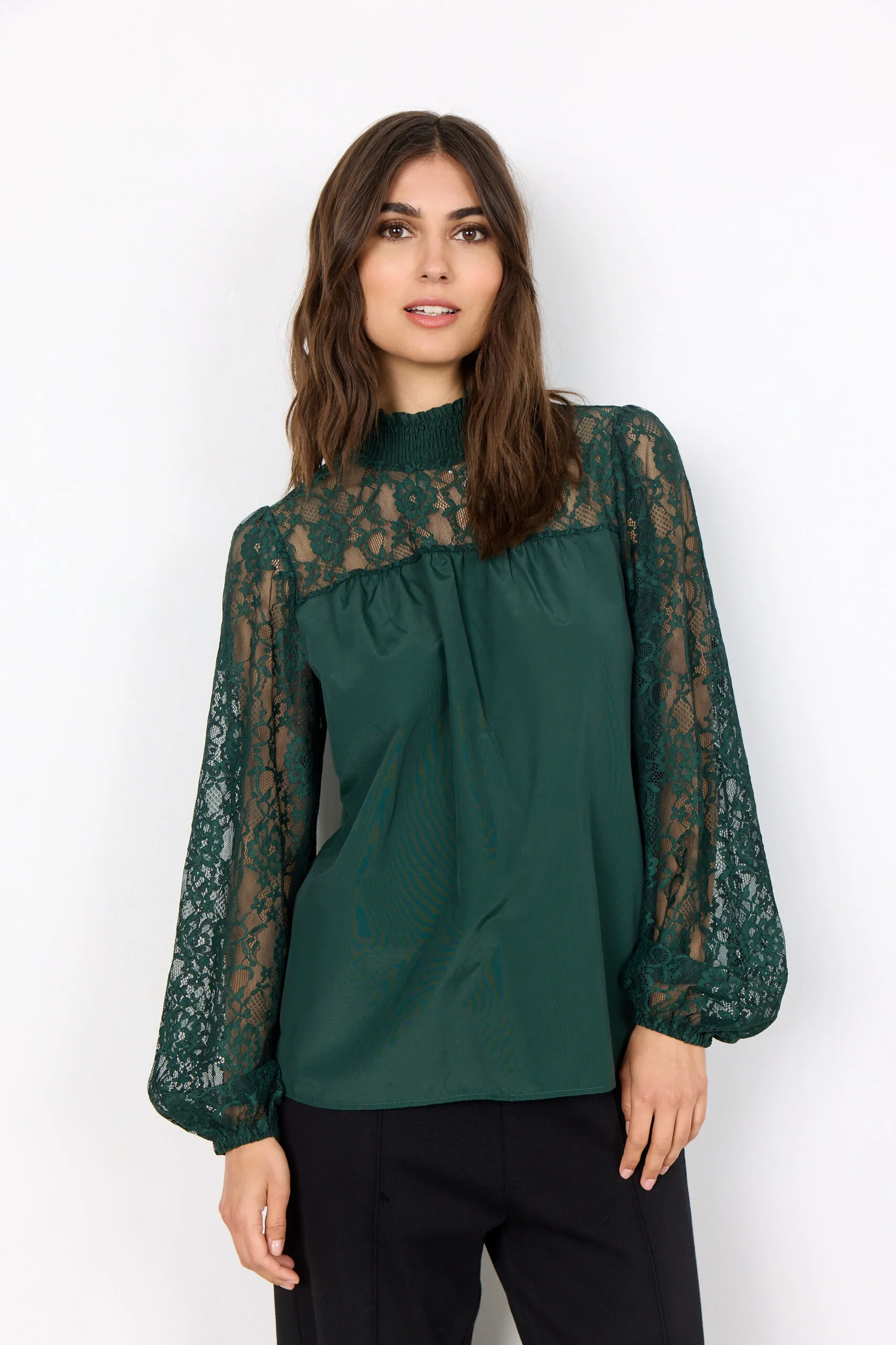 Blusa Classica “SC-Netti 65” con Dettagli in Pizzo – Ora a 30€, Scontata da 64€!