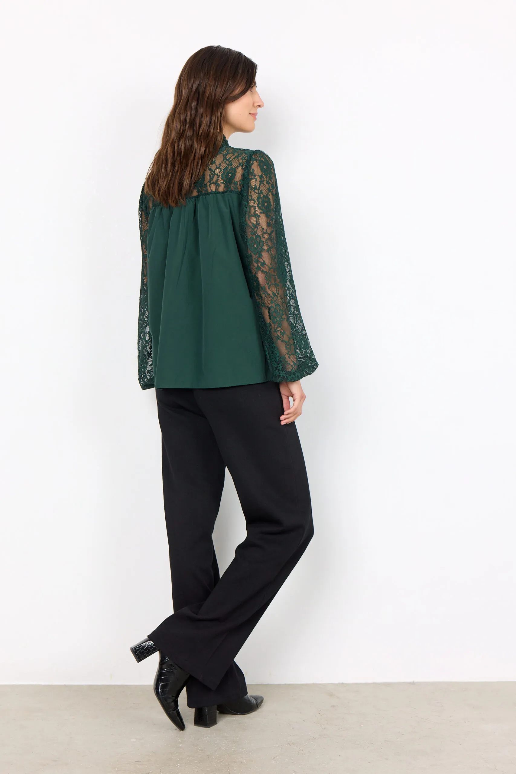 Blusa Classica “SC-Netti 65” con Dettagli in Pizzo – Ora a 30€, Scontata da 64€!