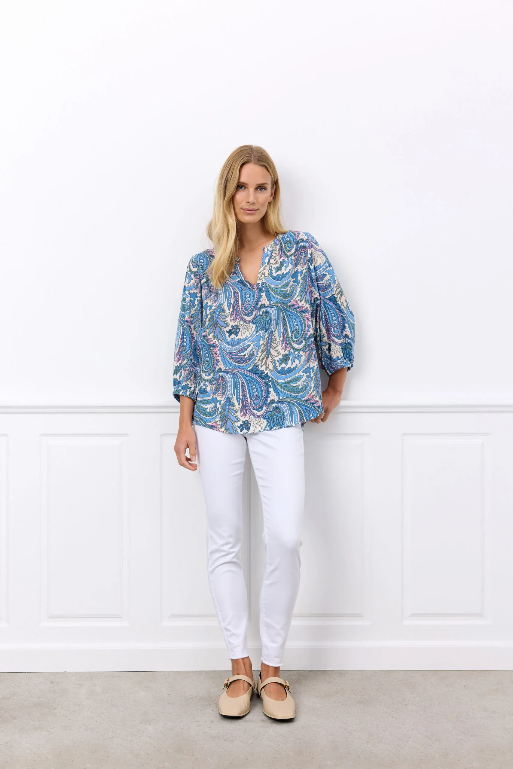 Blusa Femminile Donia 1 in LENZING™ ECOVERO™ Viscosa con Stampa Paisley – Stile Unico