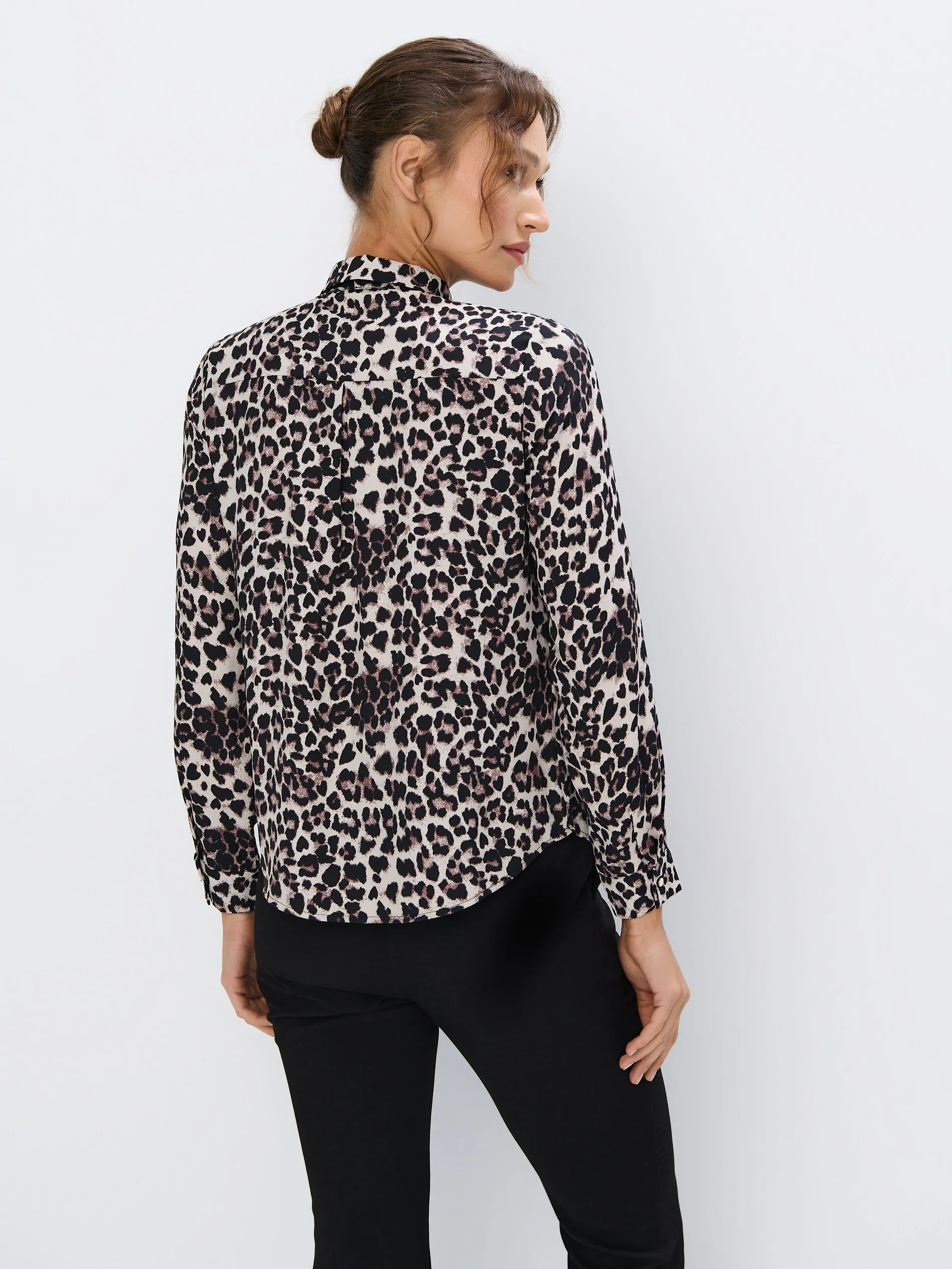 Camicia con motivo leopardato